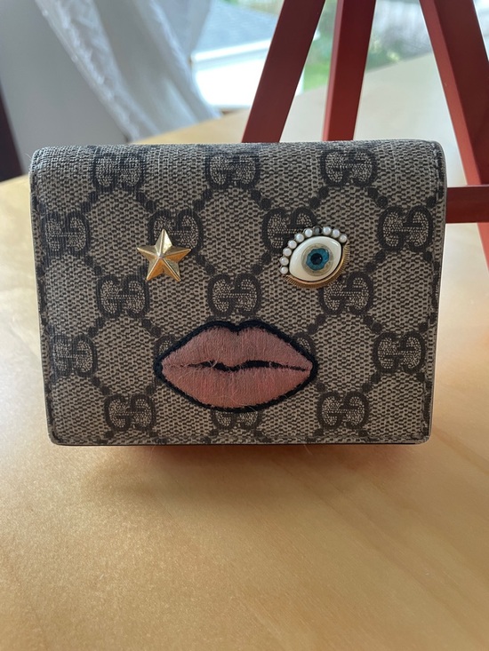 Gucci Handbags - Gucci Beige GG Supreme Canvas Card Slot Walket Pink Lip Patch Eye & Star Accents